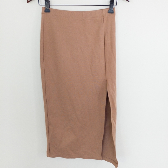 Babaton Dresses & Skirts - Babaton Midi Pencil Slit Skirt Size 2